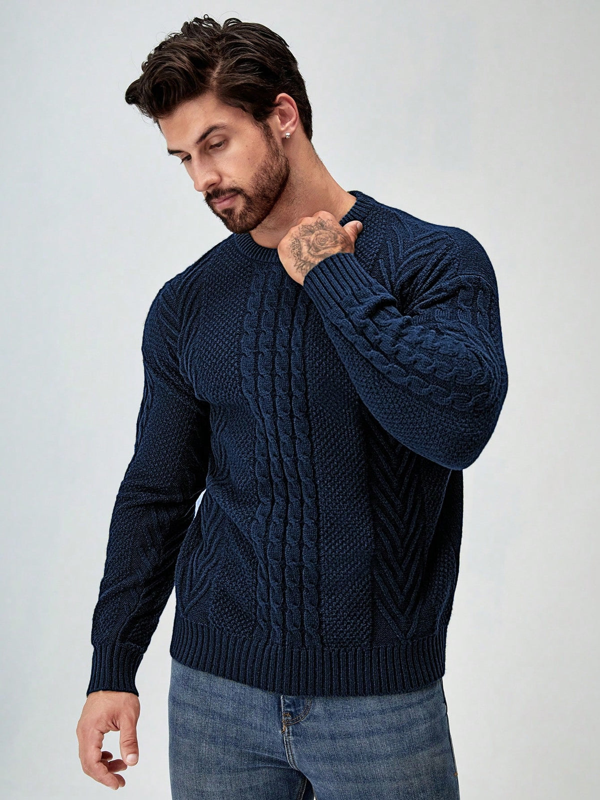 Men's Cable-Knit Crew Neck Jumper in Navy