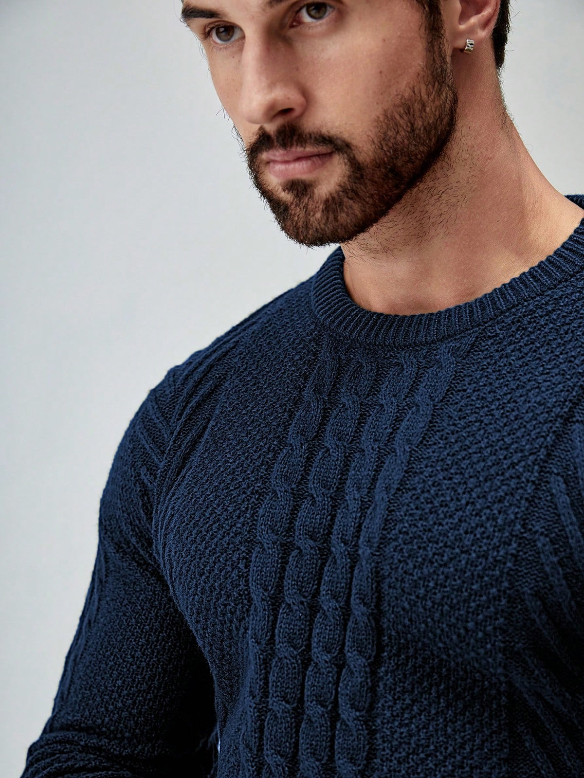 Men's Cable-Knit Crew Neck Jumper in Navy