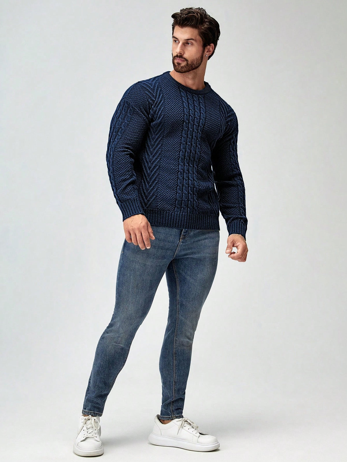 Men's Cable-Knit Crew Neck Jumper in Navy