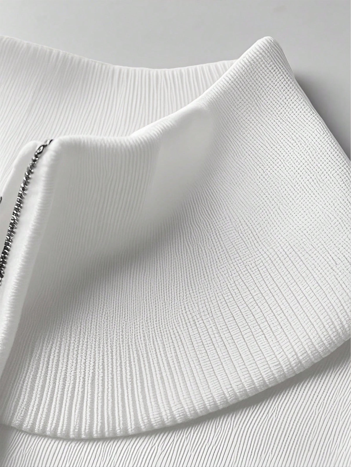 Men's Half-Zip Knitted Jumper with Stand Collar in White