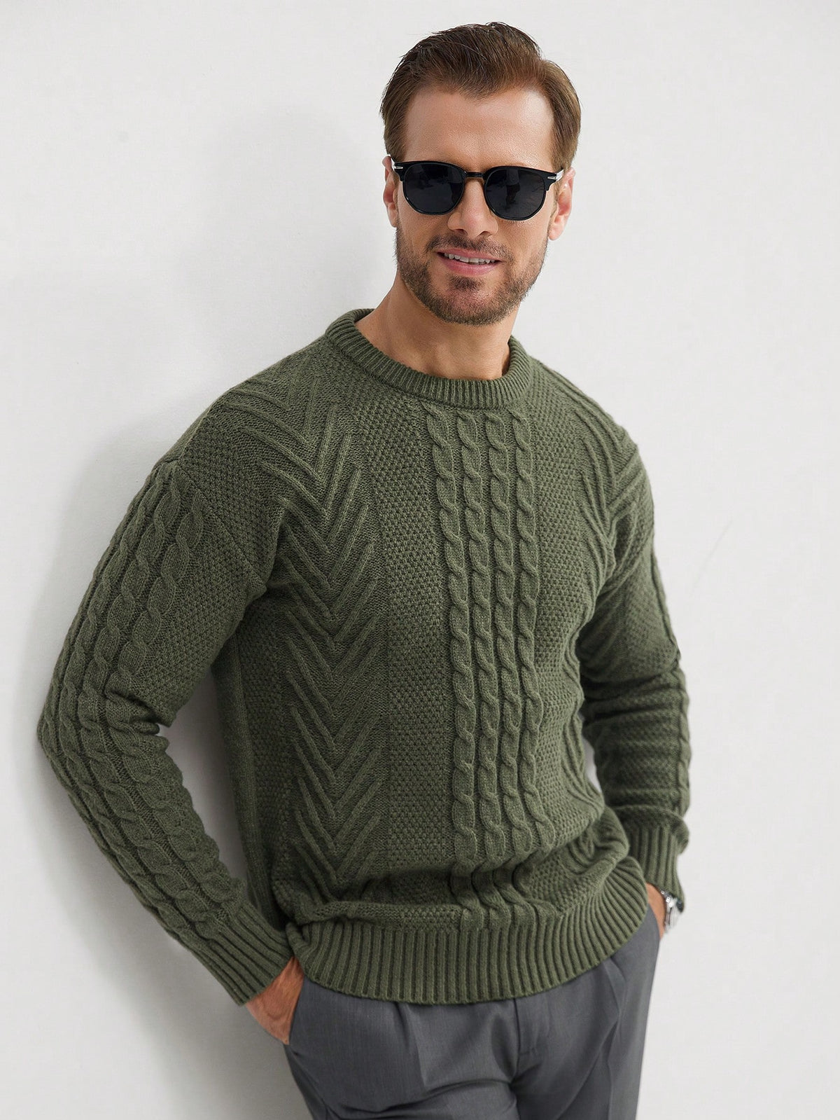 Men's Cable-Knit Crew Neck Jumper in Army Green