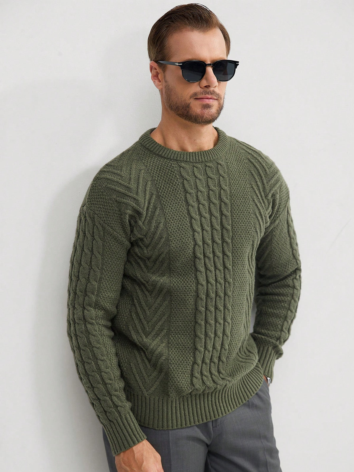Men's Cable-Knit Crew Neck Jumper in Army Green